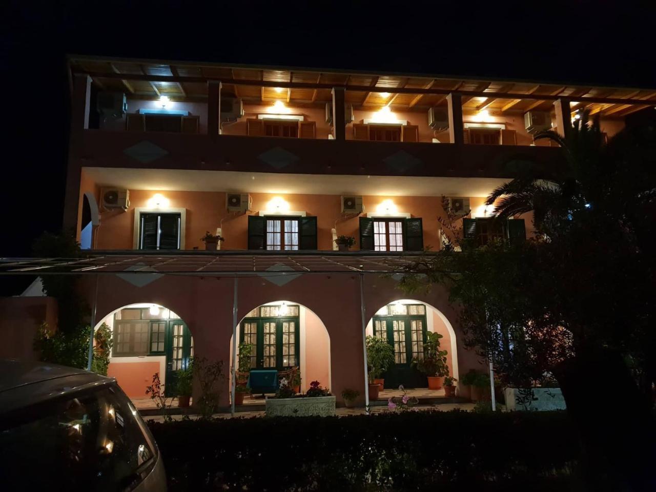 ホテル Marianna House アギオス・ゲオルギオス・パゴン エクステリア 写真